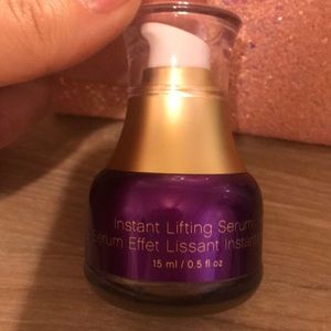 Younique instant lifting serum. Only used twice
